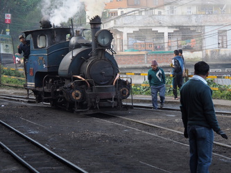  	  Home / Asien / Indien/Bhutan 2014 / Indien - Sikkim / Westbengalen / Sikkim - Westbengalen / Darjeeling - Dampflokomotive  Darjeeling - Dampflokomotive