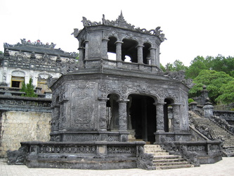 Grabanlage von Khai Dinh
