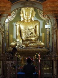 Buddha an der Shwe Inn Dein Pagode