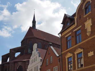 Wismar - Blick zur Kirche