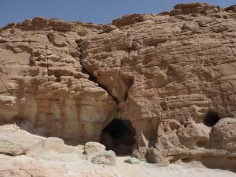 Eingang zum altägyptischen Kupferbergwerk
