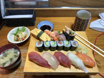 Tsukiji Fischmarkt - Sushi-Menue