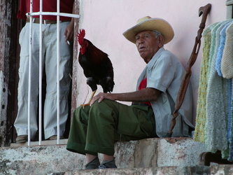 Kubaner mit Huhn