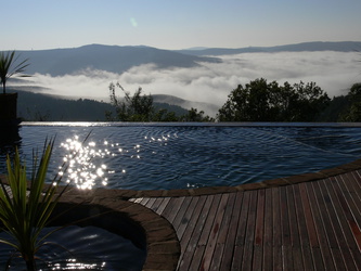 Pool über den Wolken am Misty Mountain