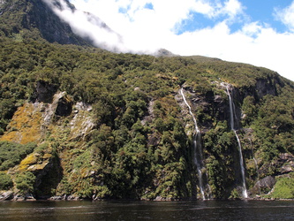 Wasserfälle am Doubtful Sound
