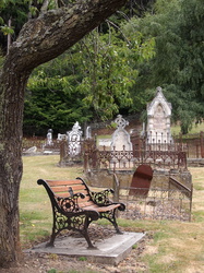 Idyllischer alter Friedhof