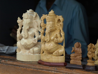 Ganesha-Schnitzarbeiten