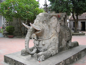 Elefantenskulptur