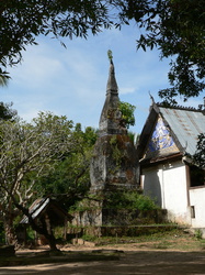 Alte Stupa auf Klostergelände