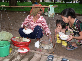 Essenverkäuferin am Wat Phnom