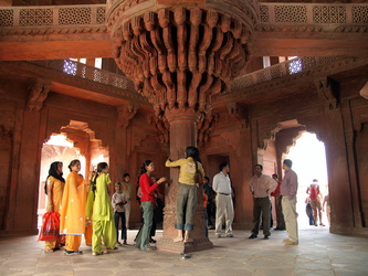 Königspalast - Thronpfeiler im Diwan-i-Khas