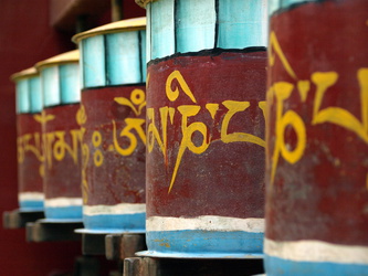 Gebetsmühlen im Tibetischen Tempel