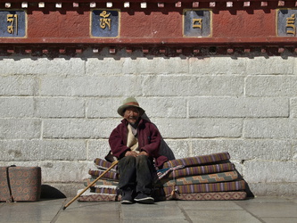 Tibeter am Tempel