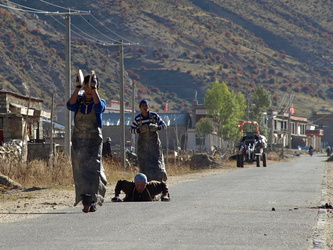 Niederwerfungen auf dem Weg nach Lhasa