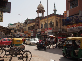 Typische Straßenszene in Neu Delhi