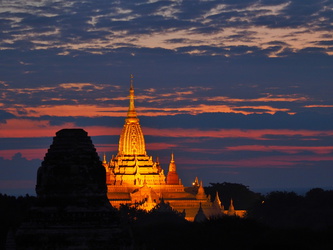 Ananda Tempel vor Sonnenaufgang