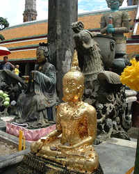 Vor dem Tempel des Jade-Buddhas