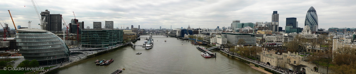 Panoramablick von der Tower Bridge