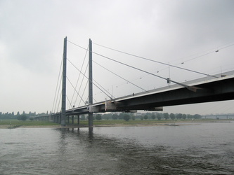 Düsseldorf - Rheinkniebrücke