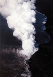 Big Island - Lava fließt ins Meer