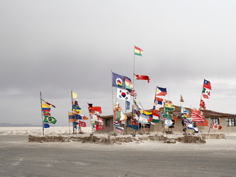 Salar de Uyuni - Plaza de las Banderas Uyuni
