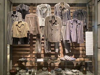 Yad Vashem - Kleidung