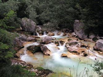 Kleine Wasserfälle an der Soca