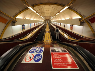 Rolltreppen in der U-Bahn