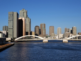 Blick zur Kachidoki Brücke