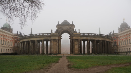 Potsdam - Kolonnade mit Triumpftor