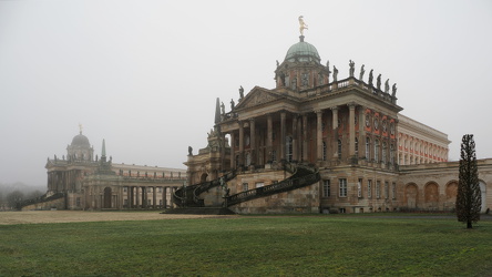 Potsdam - Communs Am Neuen Palais