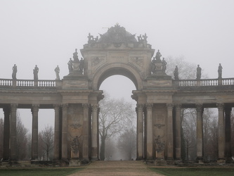Potsdam - Kolonnade mit Triumpftor