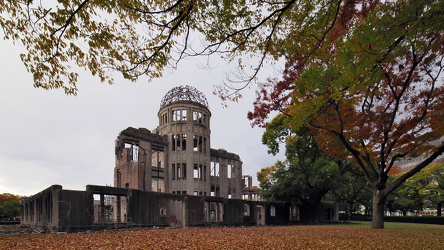 Friedensdenkmal - Historische Überreste der Atombombenexplosion