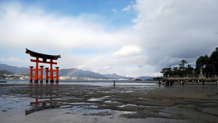 Itsukushima Shrine Otorii Gate bei Ebbe