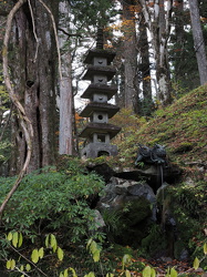 Kleine Pagode und Wasserspeier