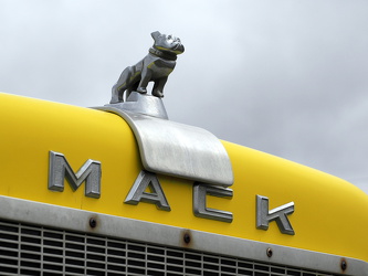 Mack Kühlerfigur