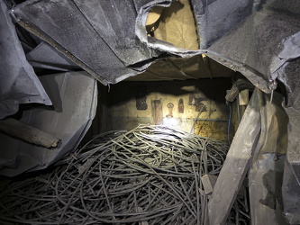 Alter Essenbereich mit Nackedeis