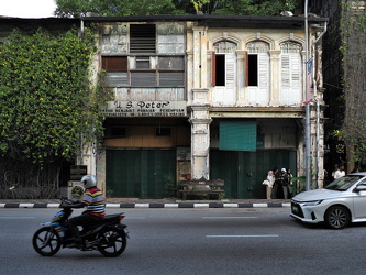 U. S. Peter - Specialists in Ladies Dress Making
