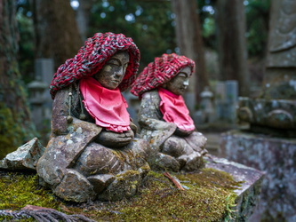 Jizu-Statuen