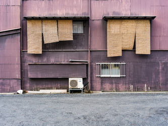 Wellblech und Flatterrollos