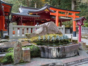 Brunnen am Kuzuryo Shrine