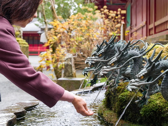 Brunnen am Kuzuryo Shrine