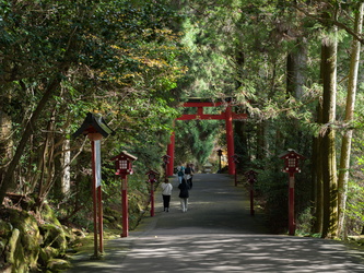 Weg zum Kuzuryo Shrine